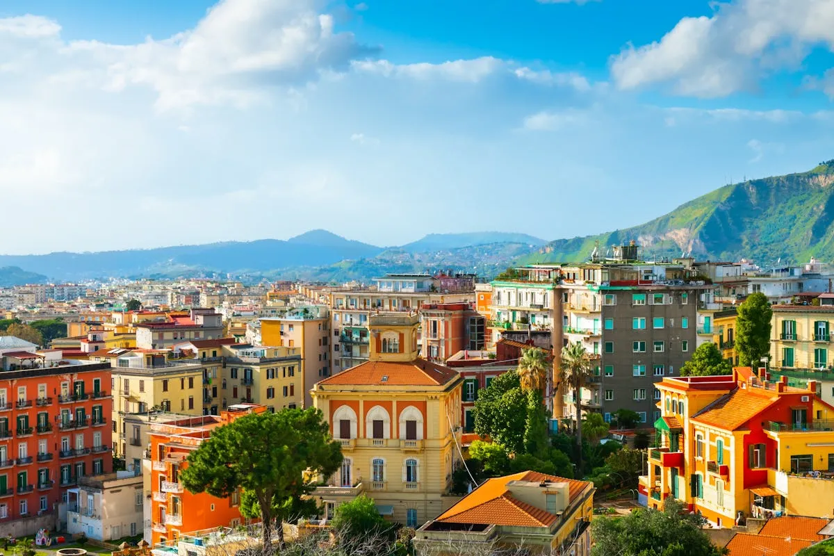 Fly fra Napoli til Oslo – Direktefly, priser og reisetips 2026 | Ready2Go